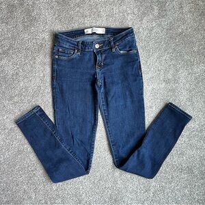 Abercrombie and fitch skinny jeans size 00 short darker wash
